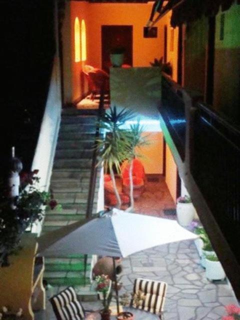 Hotel Petunia เนโอสมาร์มาราส ภายนอก รูปภาพ