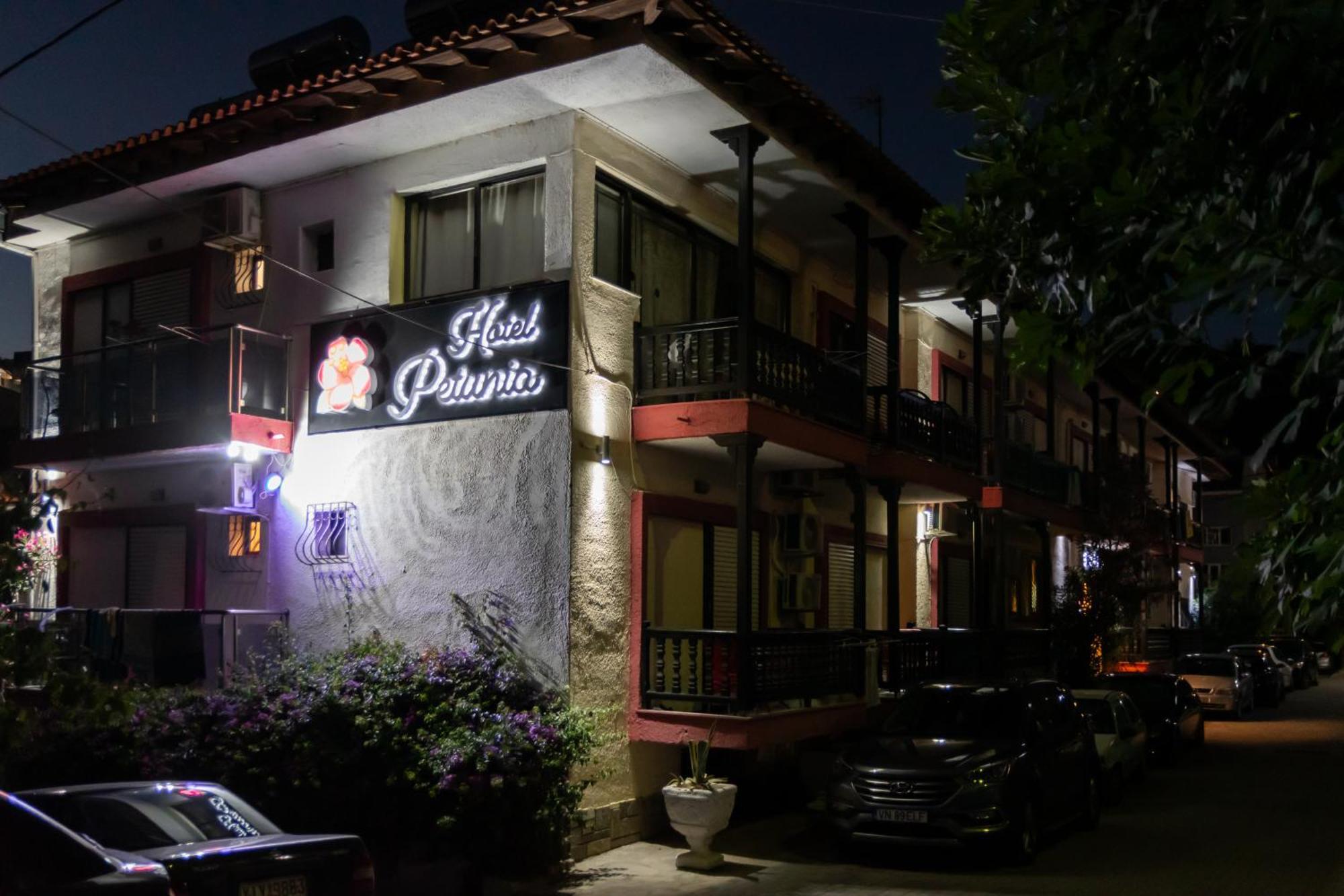 Hotel Petunia เนโอสมาร์มาราส ภายนอก รูปภาพ